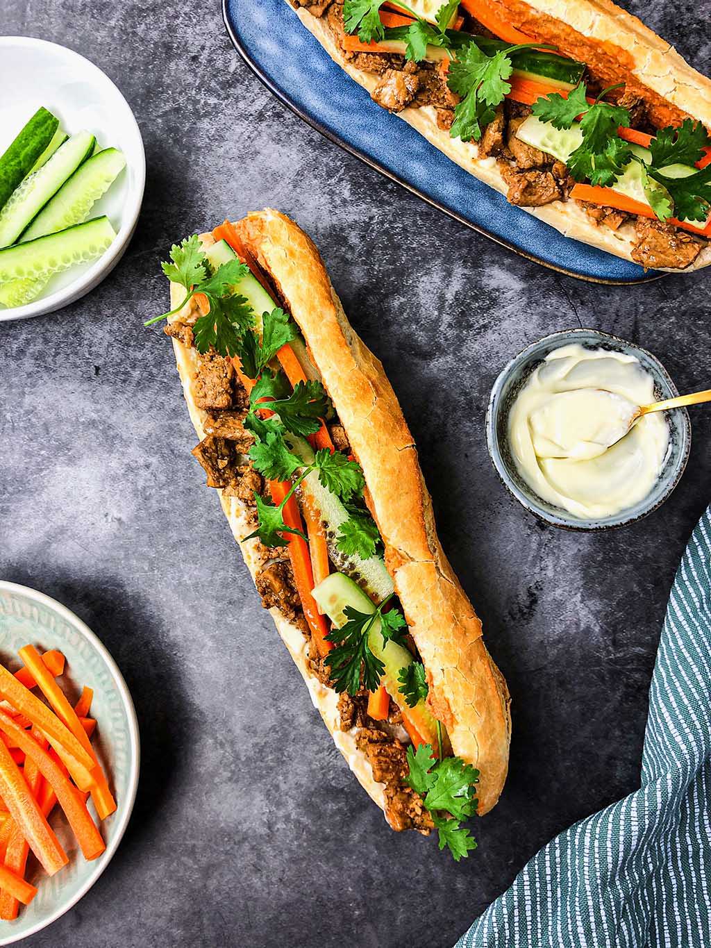 Vegan bánh mì Peas Maker